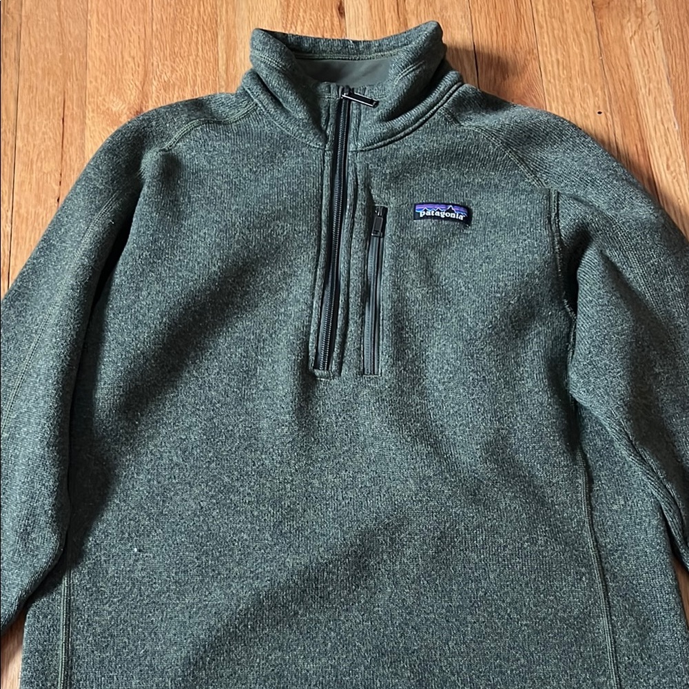 Patagonia Men's Green Sweater